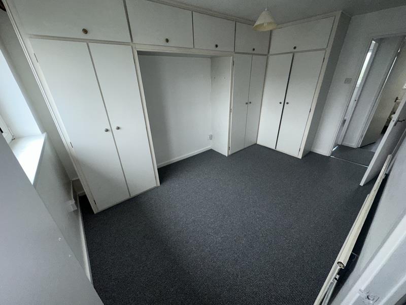2 bed property in Lyncroft Close, Old St Mellons